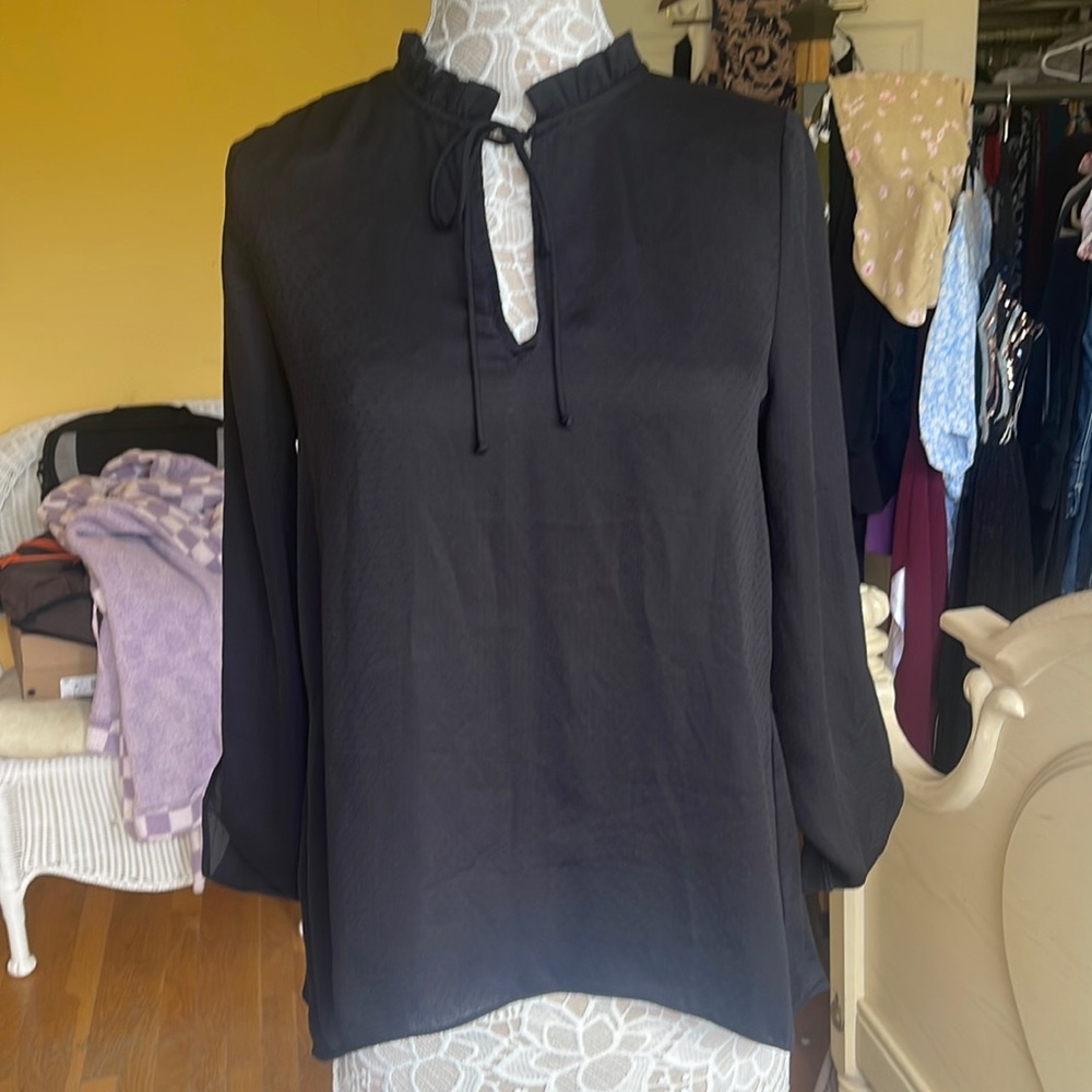 Everleigh black blouse